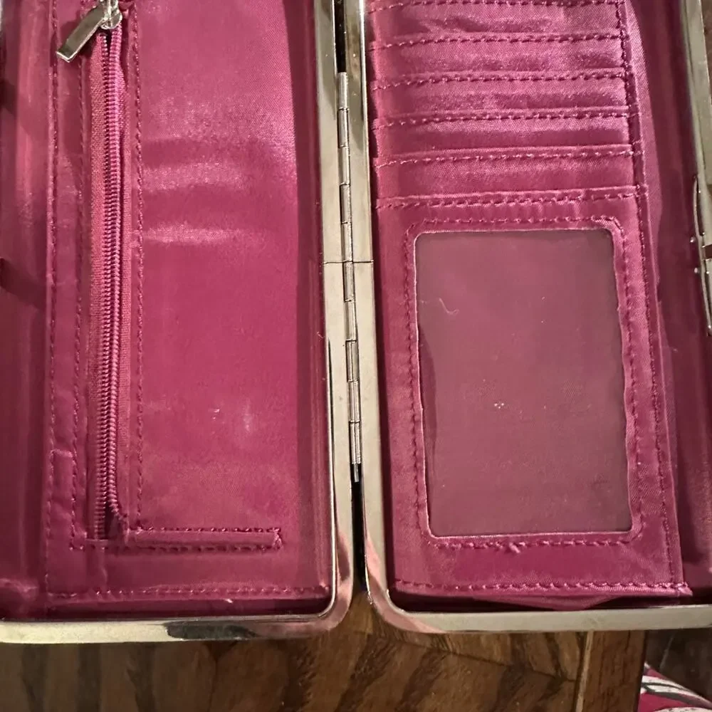 Women's silver evening‎ clutch